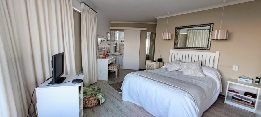 To Let 5 Bedroom Property for Rent in Vermont Western Cape
